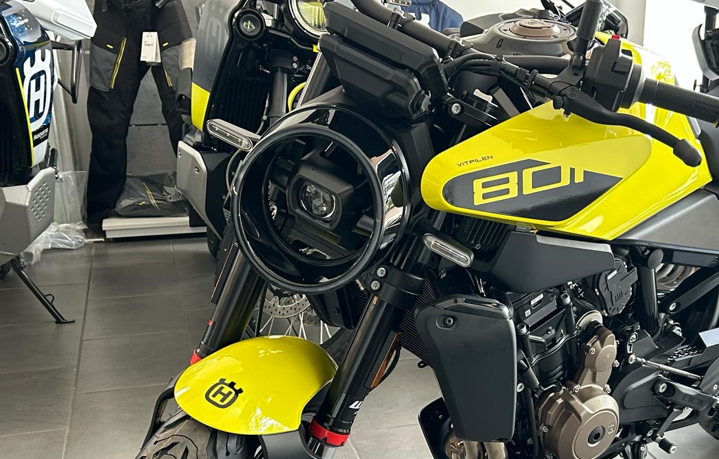 Husqvarna Vitpilen 801 Paddock 512 2