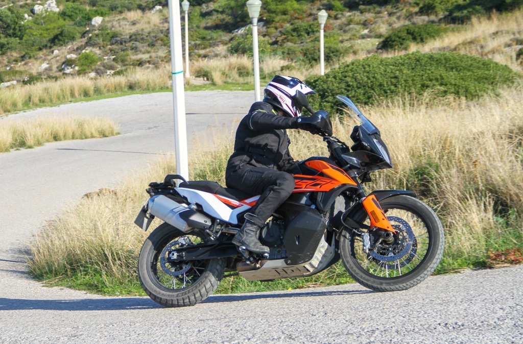 KTM 790 Adventure action 8