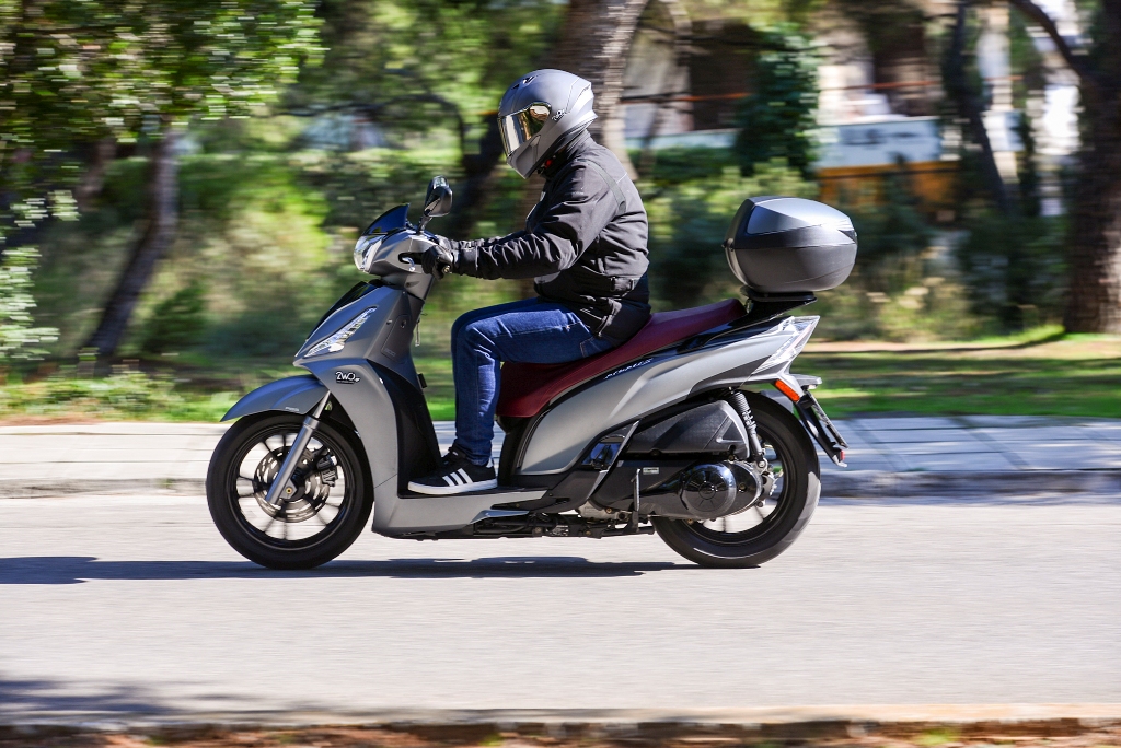 kymco people s 300i action 3