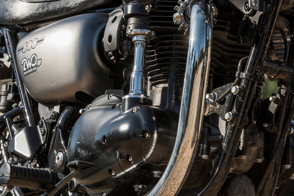 kawasaki w800 street details 2