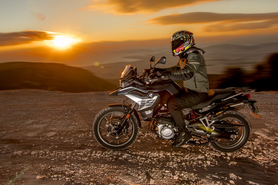 BMW F750GS action 15