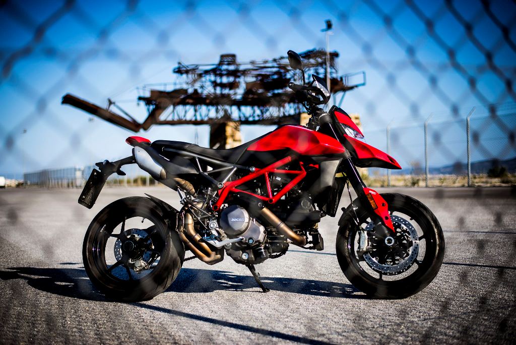 ducati hypermotard 9