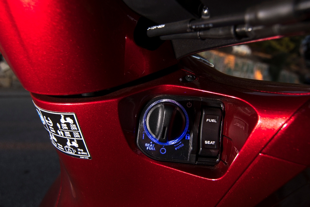 Honda SH 150 details 11