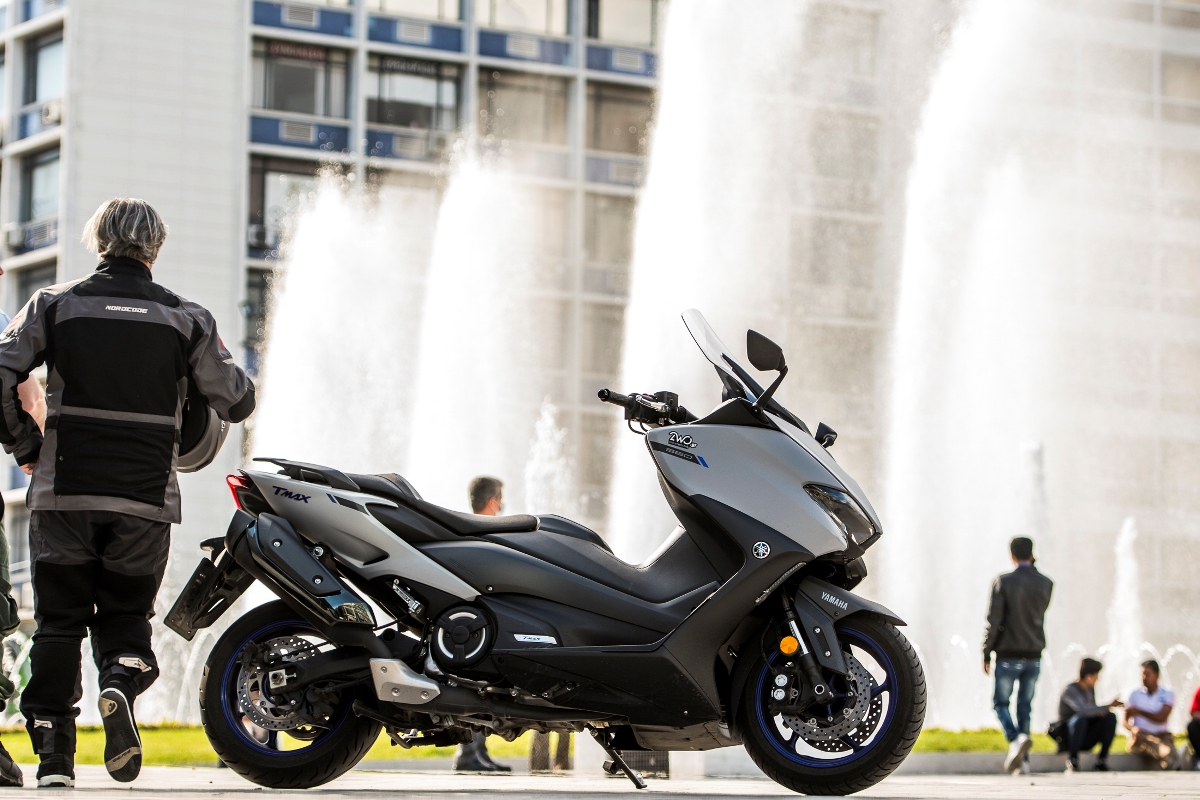 Yamaha TMAX 560 ambience 1