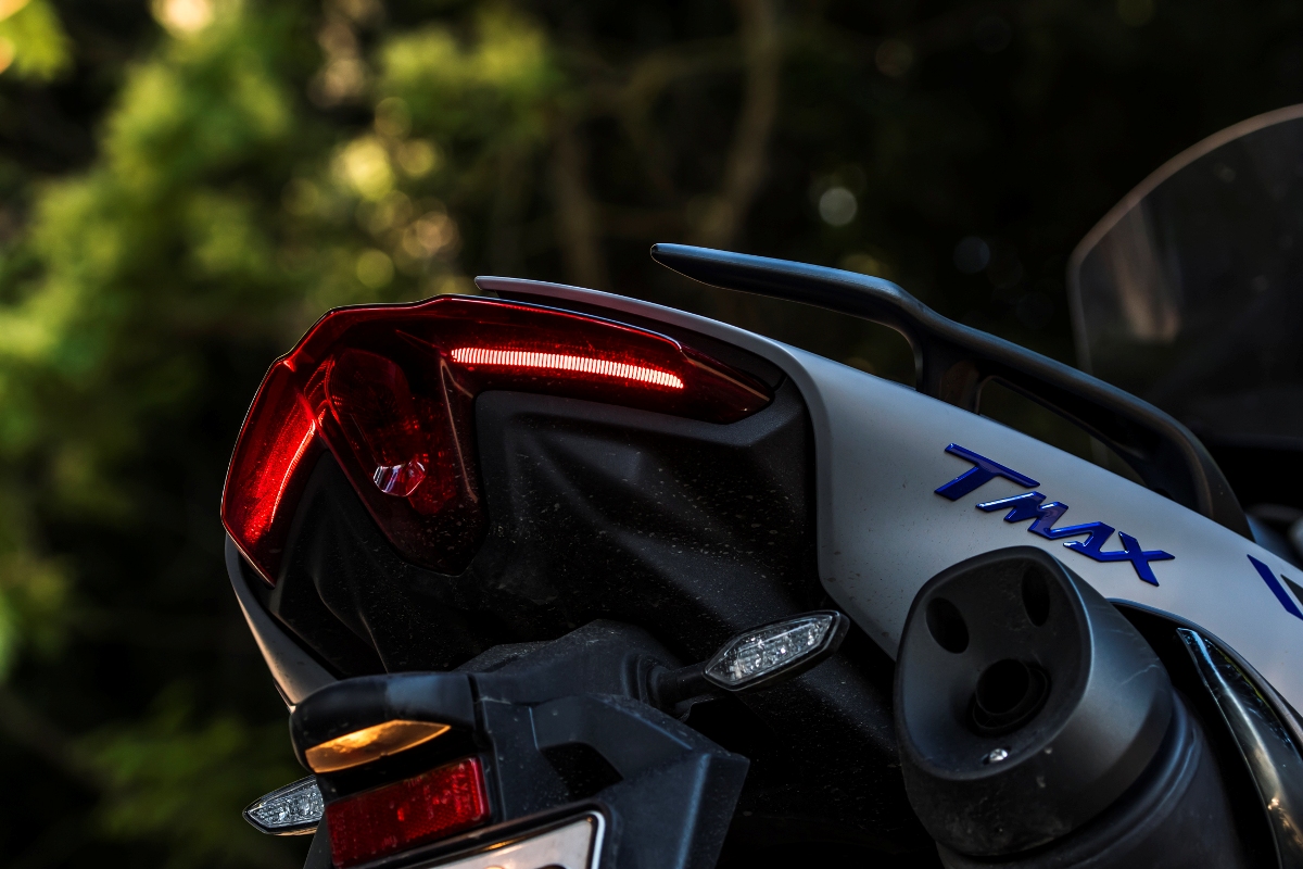 Yamaha TMAX 560 details 4