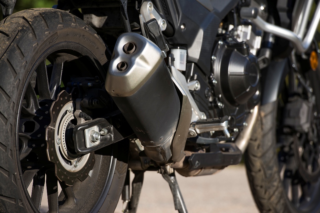 Honda CB 500X details 14