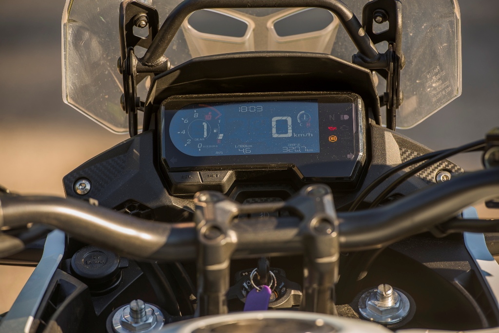 Honda CB 500X details 15