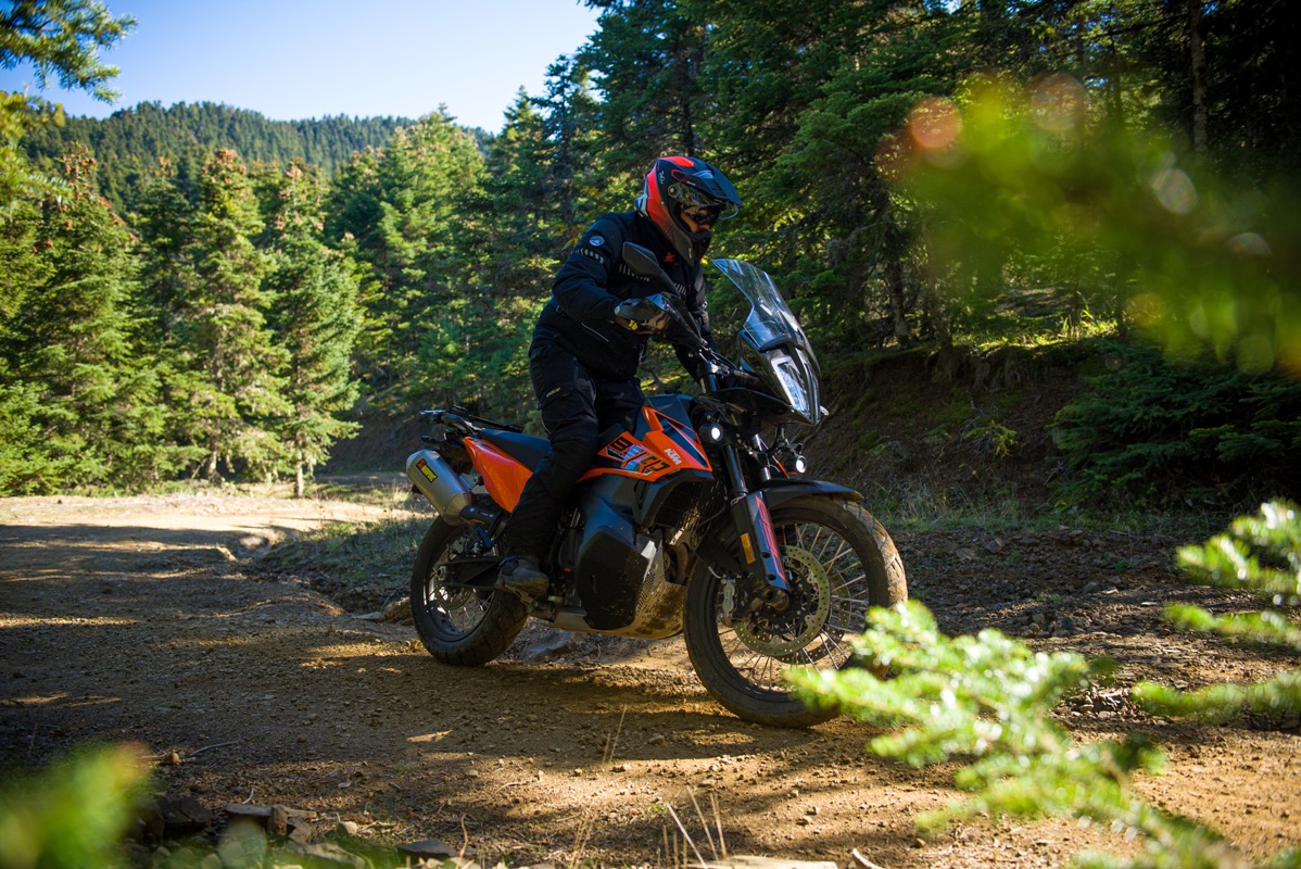 KTM 890 Adventure 2021 action 14