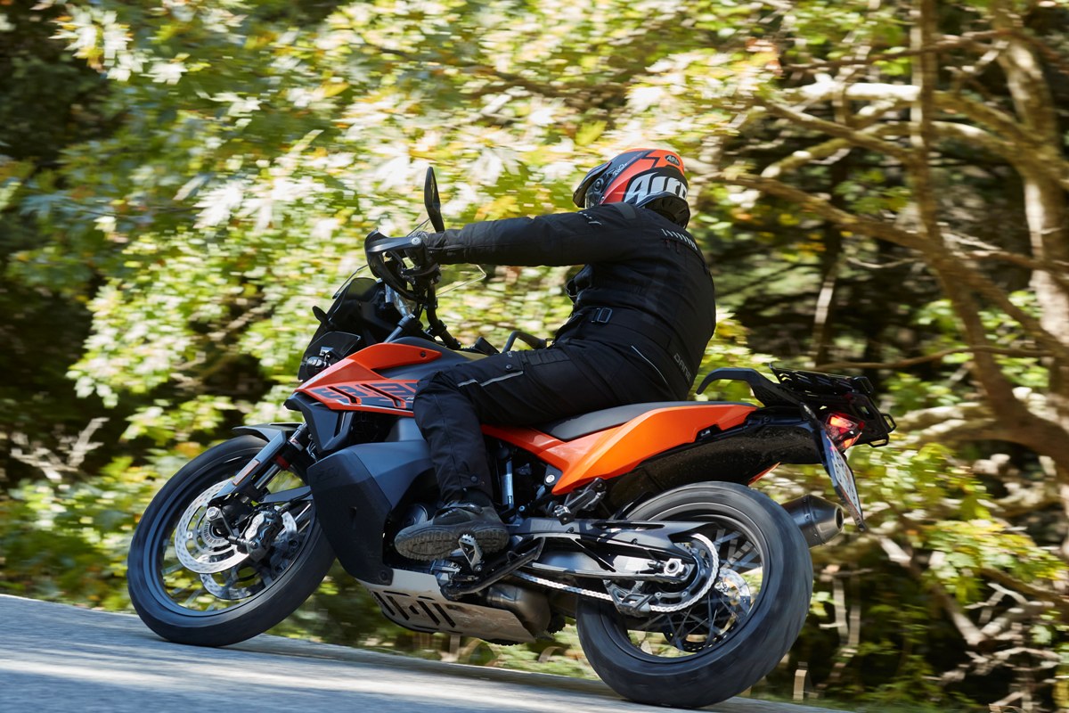 KTM 890 Adventure 2021 action 8