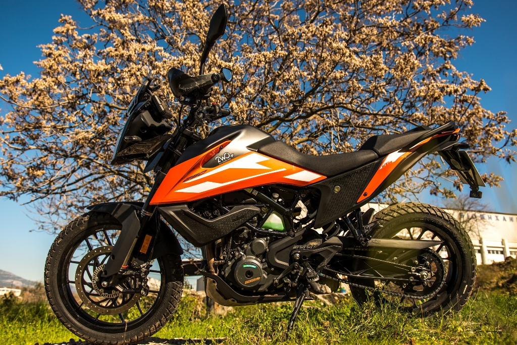 ktm 250 adventure static 1