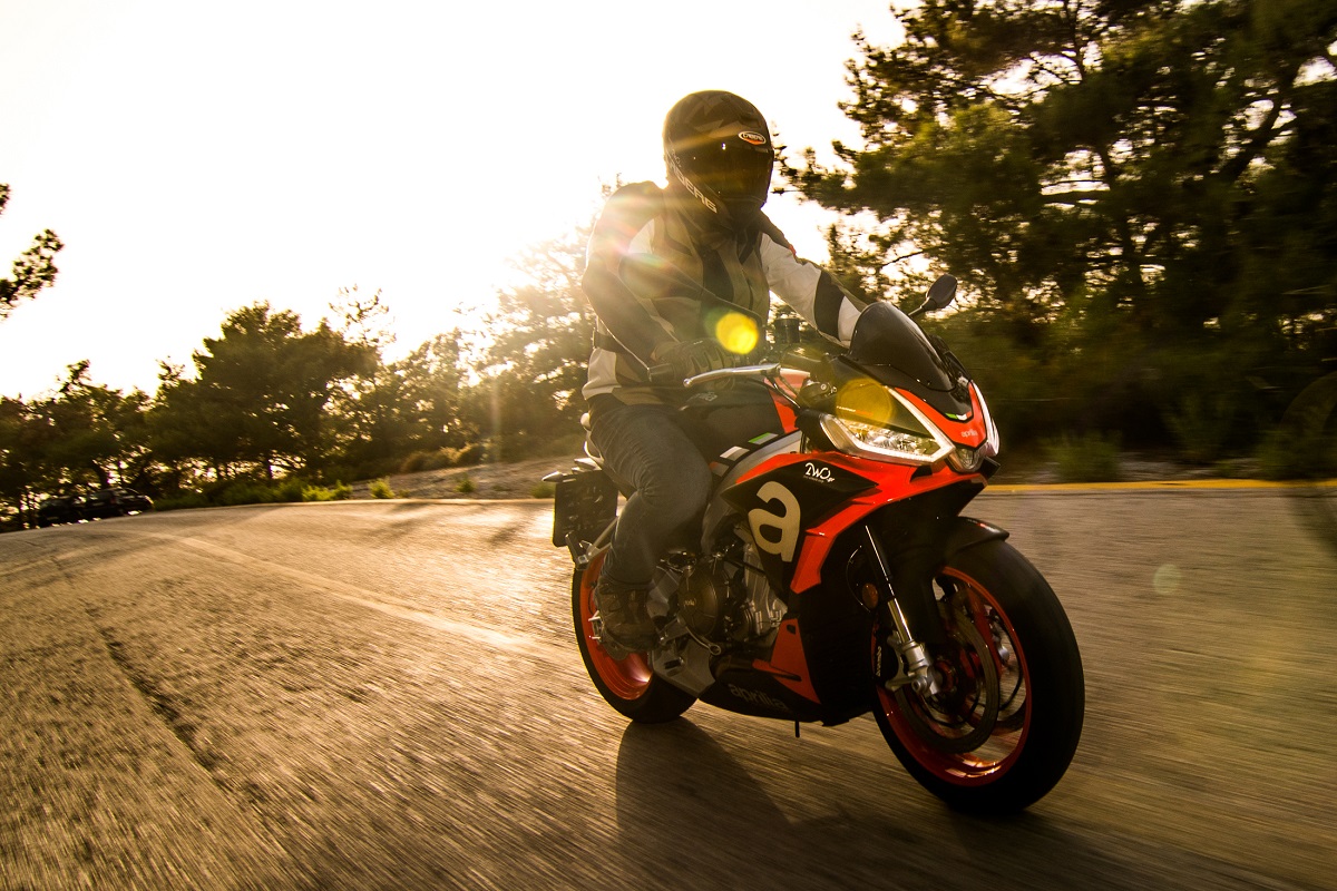 Aprilia Tuono 660 action 9