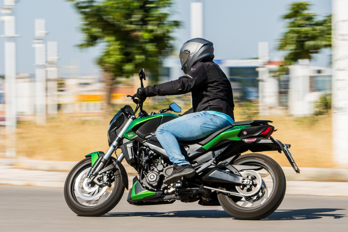 Bajaj Dominar 400 2021 action 7