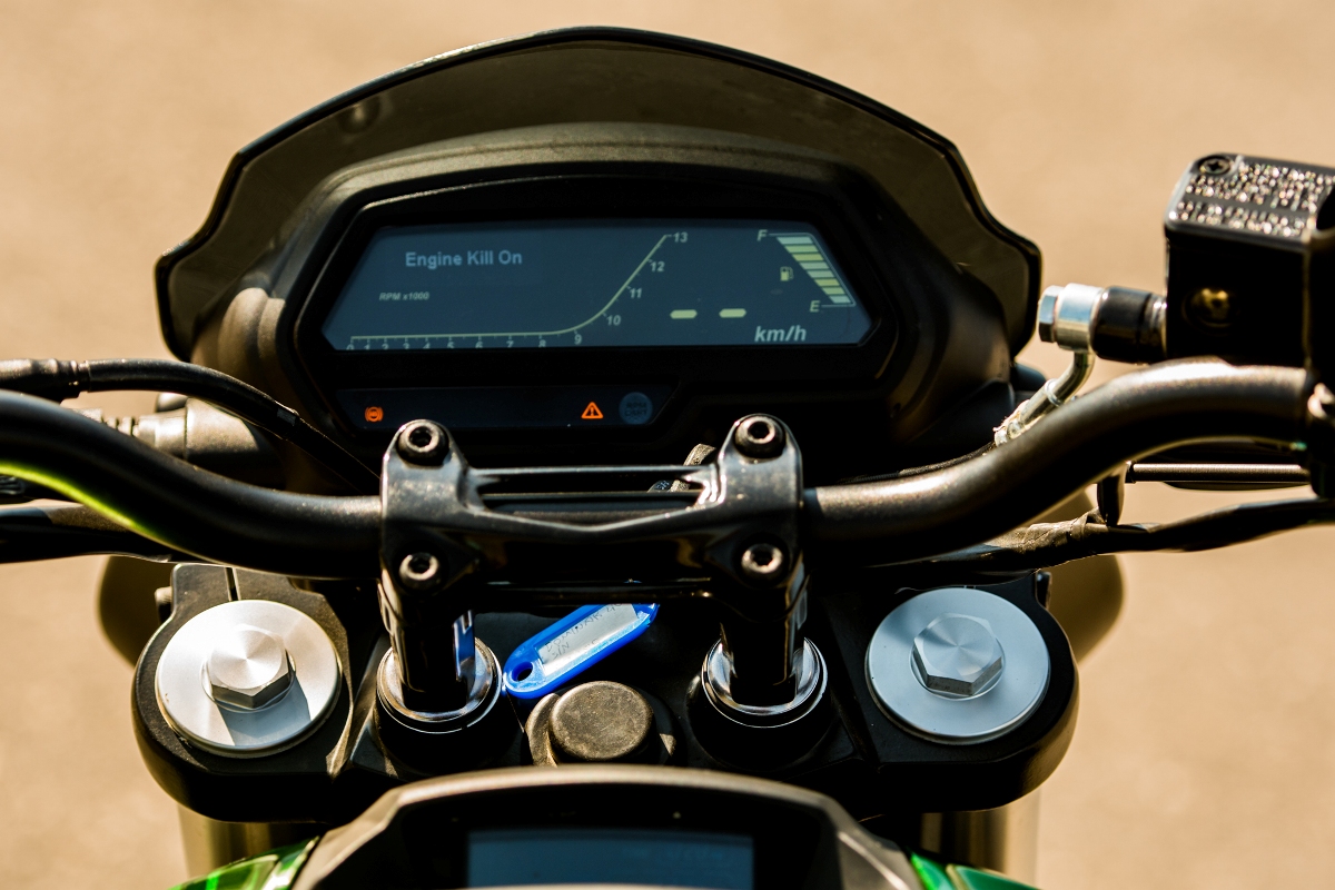 Bajaj Dominar 400 2021 details 11