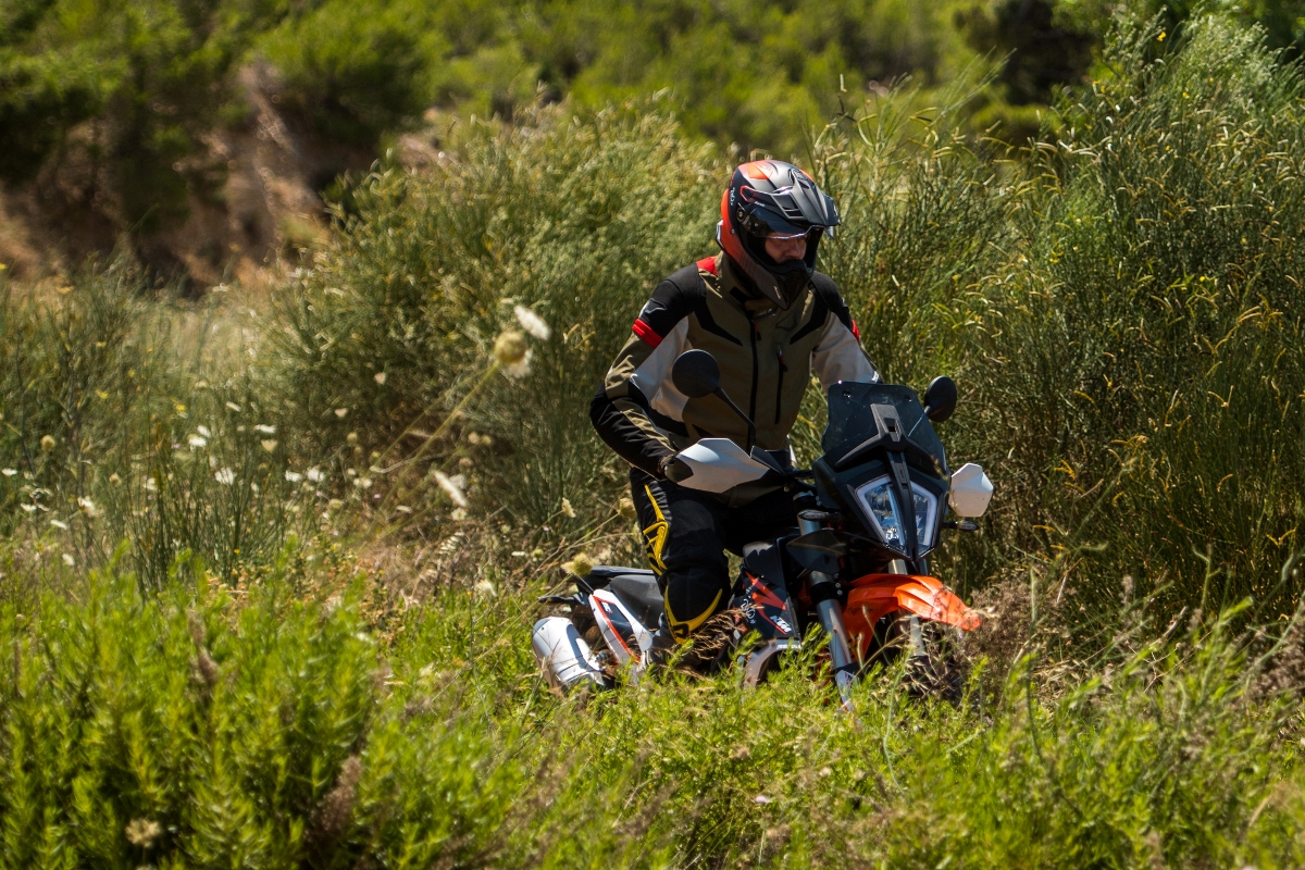 KTM 890 Adventure R action 4