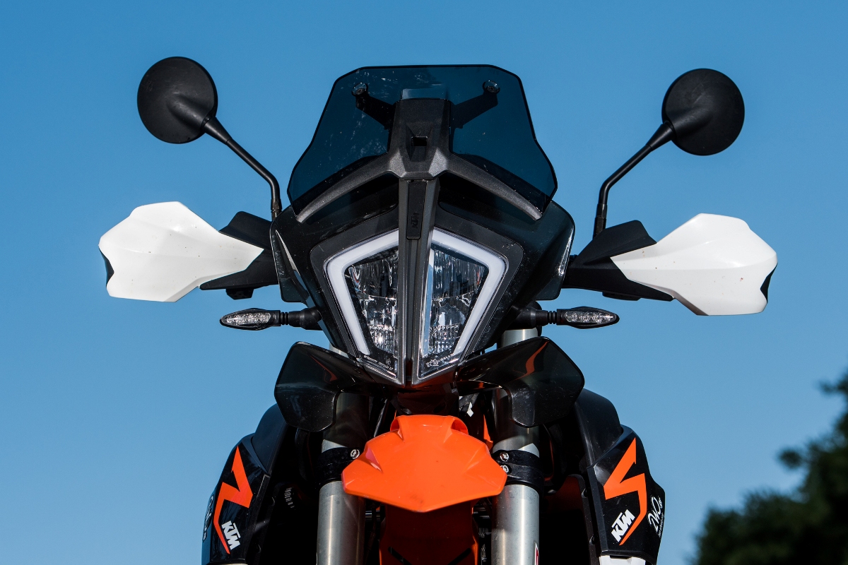 KTM 890 Adventure R details 1