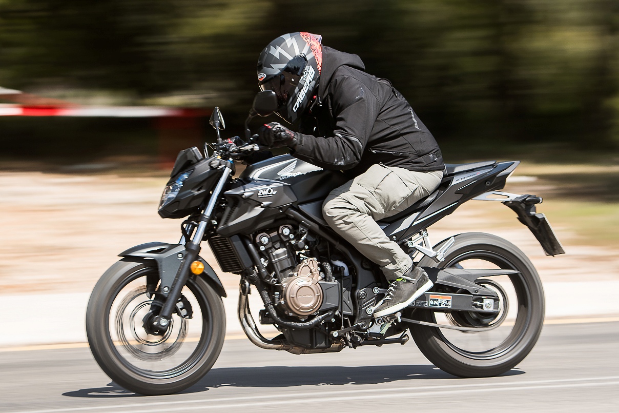 Honda CB500F 2021 action 7