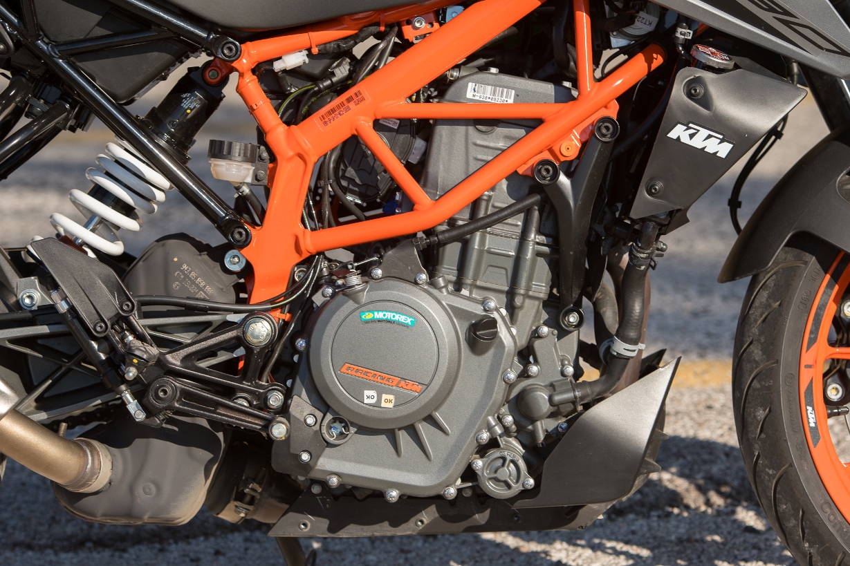 KTM 390 Duke 2021 details 6