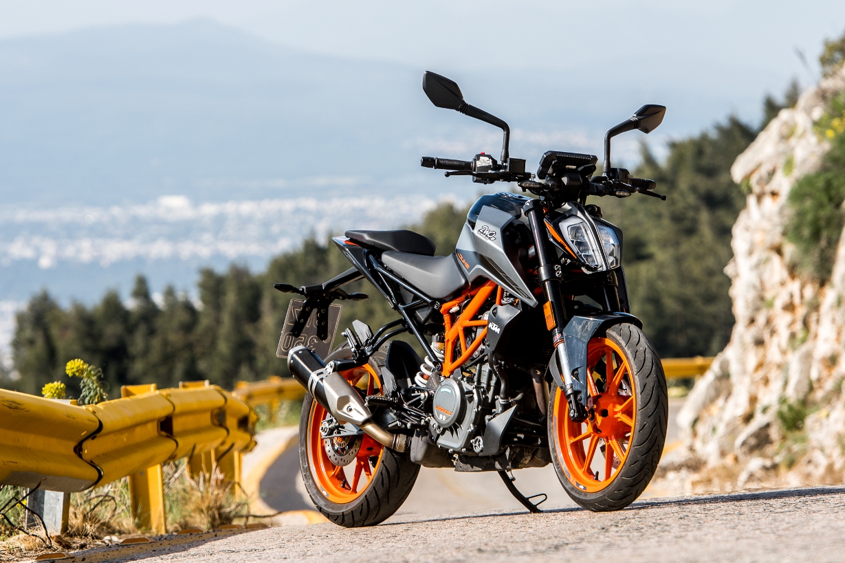 KTM 390 Duke 2021 static 1