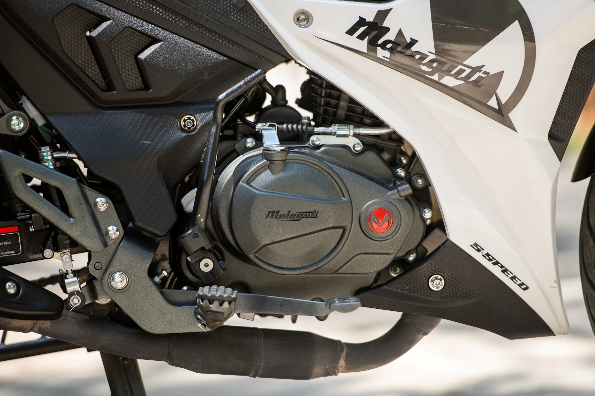 Malaguti Spectre GP 125 2022 details 2wo 9