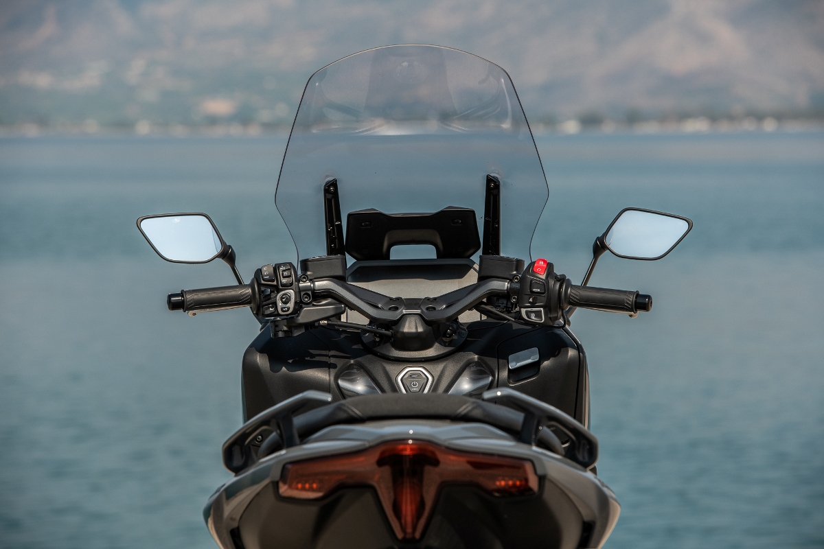 Yamaha XMAX TECH MAX 2020 2wo 16